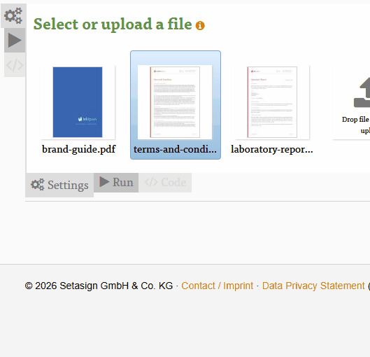 GIF Image presenting how source code is linked to the API reference.